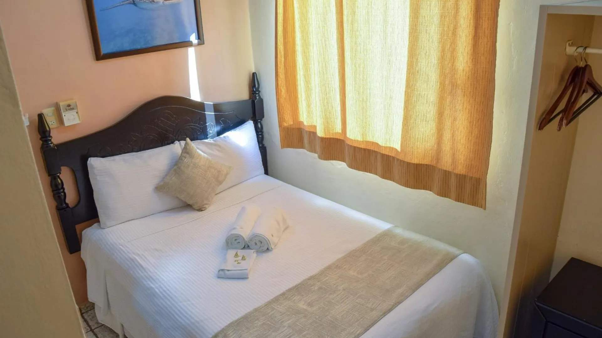 Hotel Bucaneros Isla Mujeres 3*,